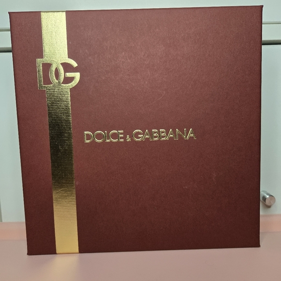 SALE❤️ Q by Dolce & Gabbana Set - Picture 2 of 4